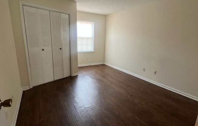 2 beds, 1.5 baths, 1,100 sqft, $1,100, Unit FBC3