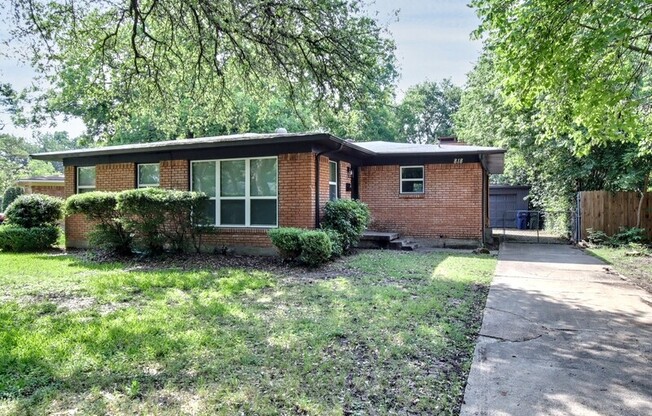 818 BLOSSOM RD