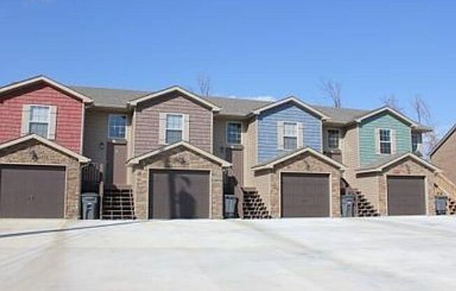 3 bedroom townhouse available now