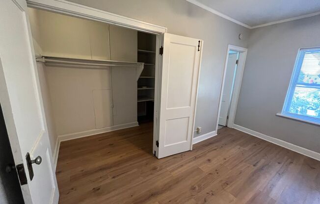 Lower East Side Milwaukee Studio and One bed Apartments- Flexible Lease Terms
