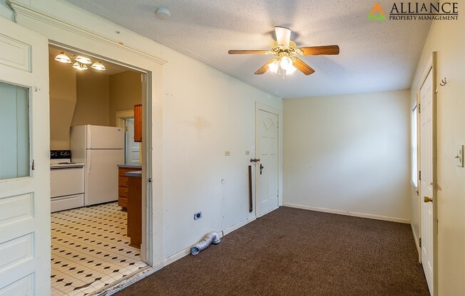 3 beds, 1 bath, 1,198 sqft, $1,100, Unit 621