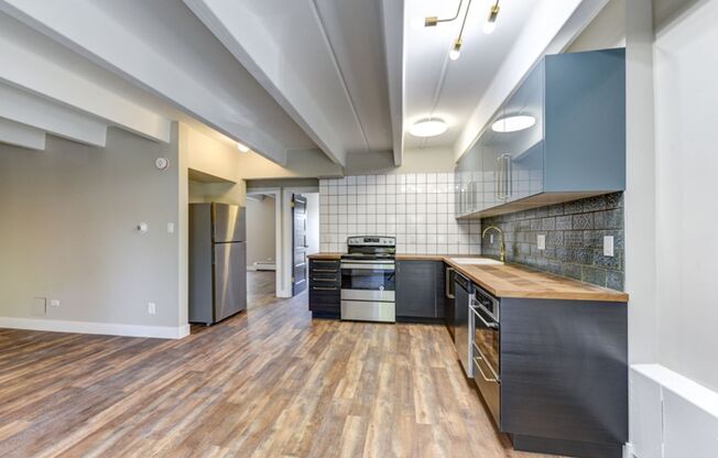 2 beds, 2 baths, 925 sqft, $2,100, Unit 601