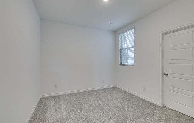 3 beds, 3 baths, $2,750, Unit UNIT 1140
