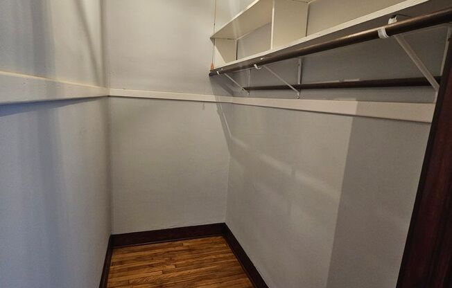 1 bed, 1 bath, 1,025 sqft, $1,350, Unit 905-15