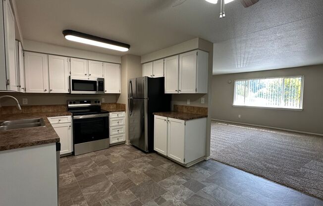 3 beds, 1 bath, 1,040 sqft, $1,525, Unit 66