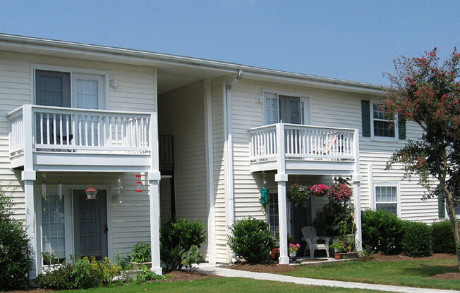 Canterbury Woods Apartments in Wilmington NC exterior