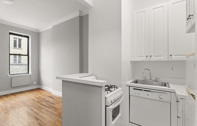 452 E 78 ST