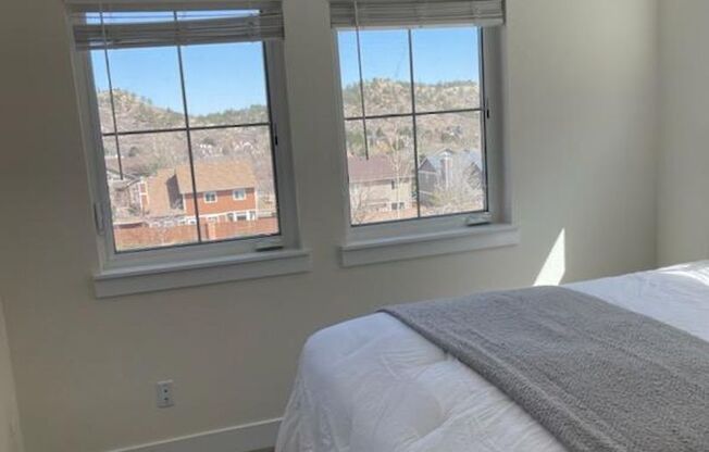 2 beds, 2 baths, 855 sqft, $1,850, Unit 5681 #203 Silverstone