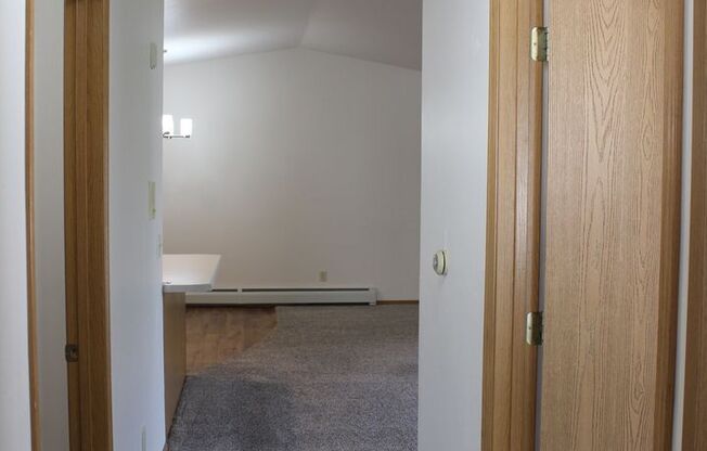 2 beds, 1 bath, 1,050 sqft, $1,199.99, Unit 142-07