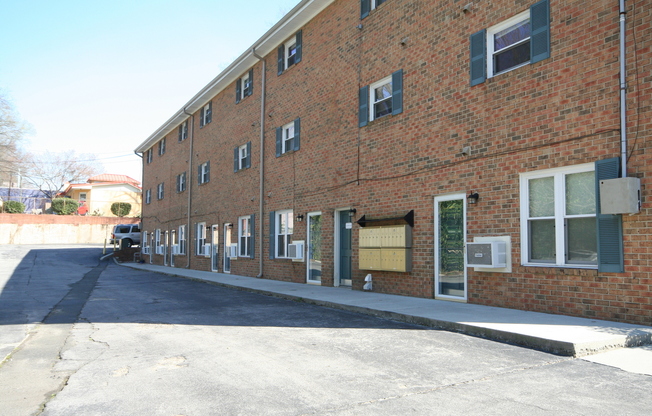 1 bed, 1 bath, 388 sqft, $965, Unit 19