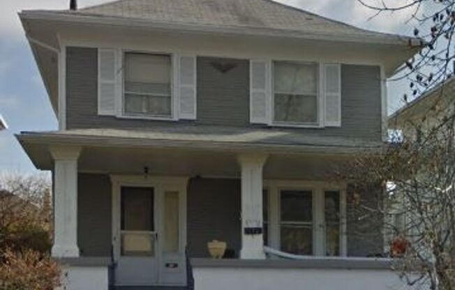 Beautiful 3 bed 1.5 bath and ready for your move in!