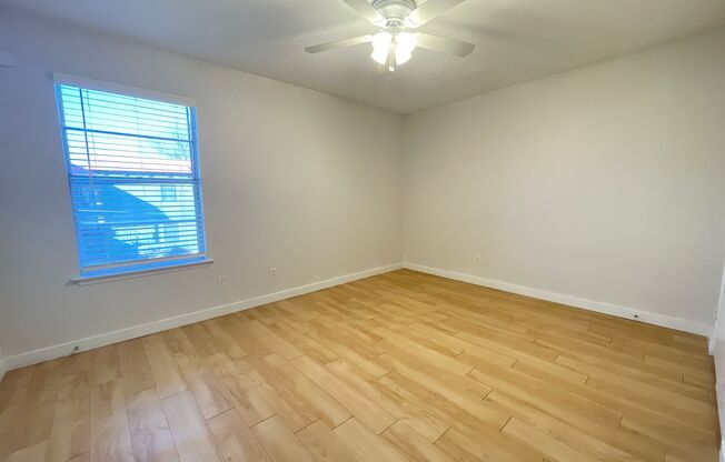 1 bed, 1 bath, 700 sqft, $1,054, Unit LAW11-223