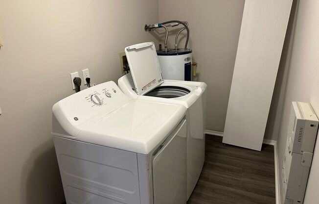 1 bed, 1 bath, 634 sqft, $954, Unit 1833 WC