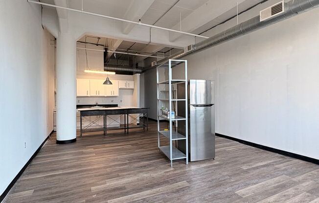 1 bed, 1 bath, 850 sqft, $1,695, Unit 602