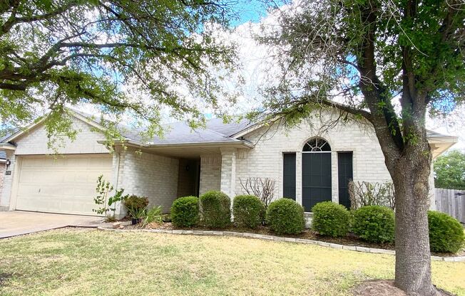 Awesome 3 Bed 2 Bath! Large Texas size home