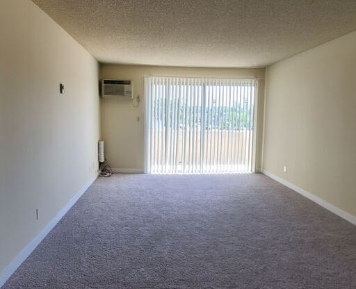 2 beds, 1 bath, 780 sqft, $2,500, Unit 327
