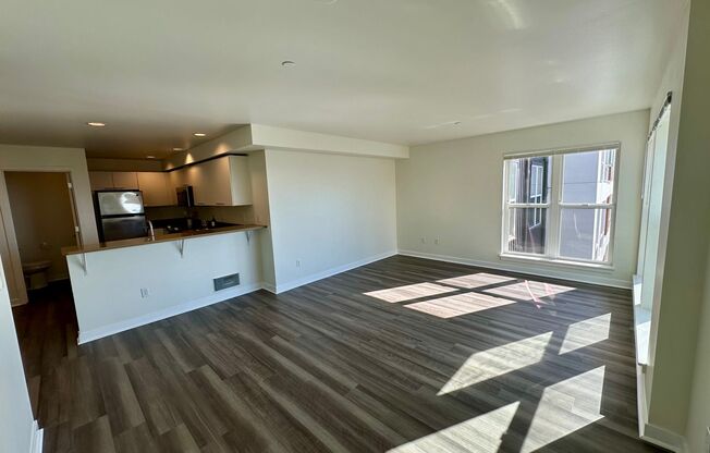 1 bed, 1.5 baths, 872 sqft, $2,395, Unit Unit 402