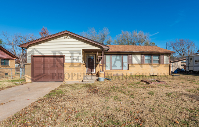 900 N BROWNTHRUSH LN
