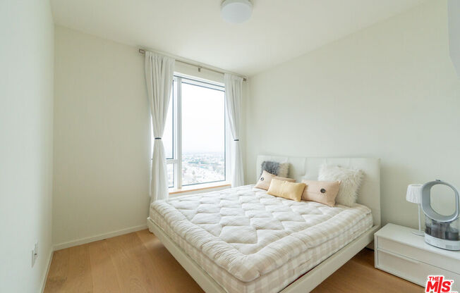 1 bed, 1.5 baths, 920 sqft, $4,600, Unit 1903