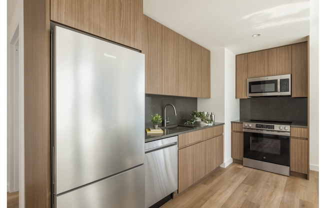 2 beds, 2 baths, $7,835, Unit 23E