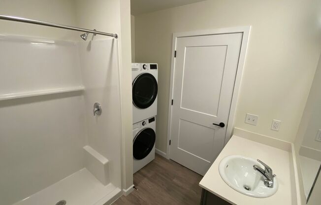 Studio, 1 bath, 398 sqft, $1,325, Unit 221