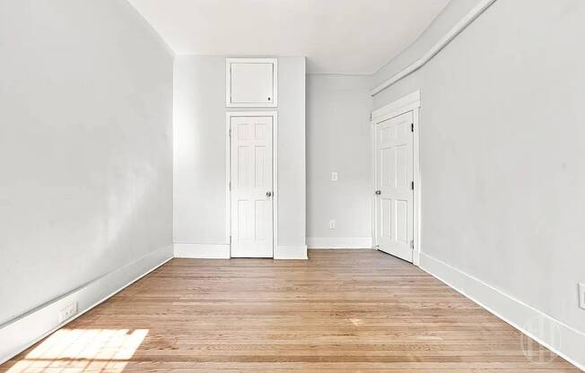 204 E 31 ST