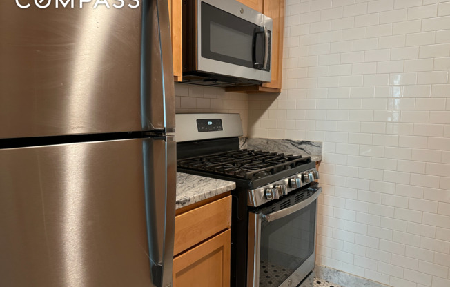 1 bed, 1 bath, $2,337, Unit 11E