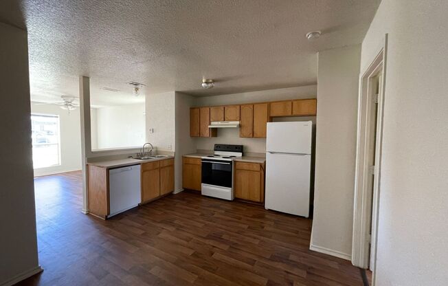 3 beds, 2 baths, 1,199 sqft, $950, Unit Apt A