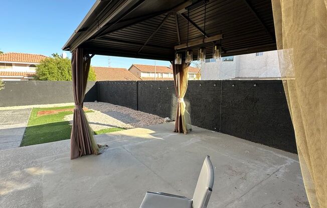 4 beds, 2.5 baths, $2,395