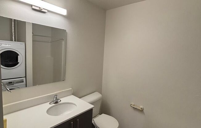 Studio, 1 bath, 320 sqft, $1,250, Unit 305