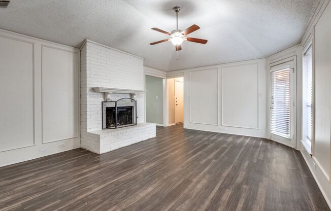 Spacious 3 Bedroom House in Carrollton!