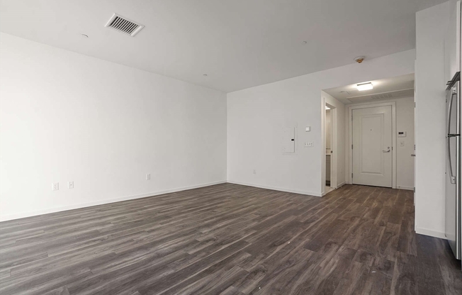 Studio, 1 bath, 432 sqft, $3,000, Unit 207