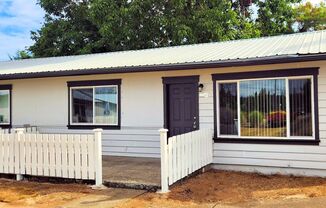 Refurbished 2 Bed 1 Bath with W/D in unit - close to Elk Rock, Max, on bus line