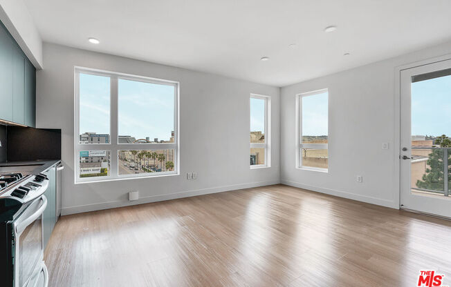 2 beds, 2 baths, 990 sqft, $4,795, Unit 509
