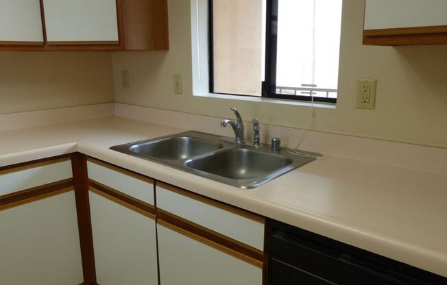 1 bed, 1 bath, 566 sqft, $1,995, Unit Unit 03