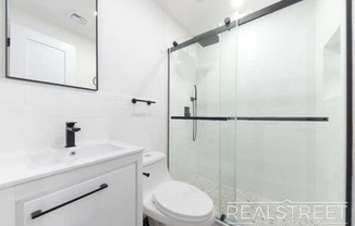 15 HAMPTON PL