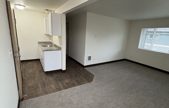 2 beds, 1 bath, 650 sqft, $1,275, Unit 1505-23