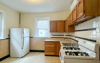 2 beds, 1 bath, 900 sqft, $2,800, Unit 8