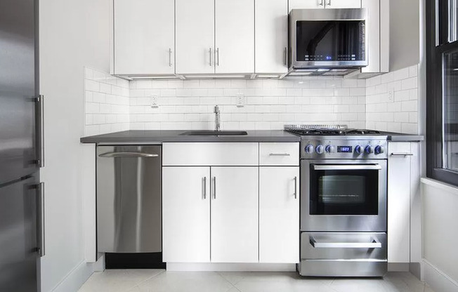 1 bed, 1 bath, $6,695, Unit 10J