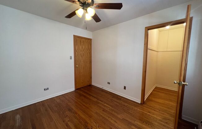 2 beds, 1 bath, 900 sqft, $2,450, Unit 417-305