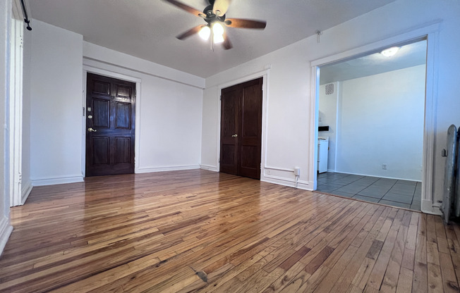 Studio, 1 bath, 400 sqft, $865, Unit 304