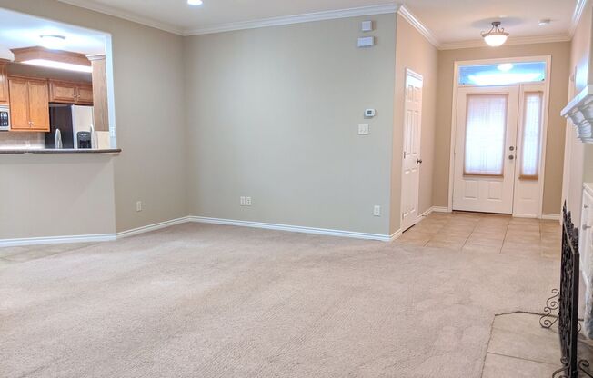 May Move In! 3 Bed 2 Bath In Edelweiss Gartens!