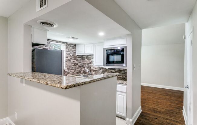 4023 N Hall St. #206
