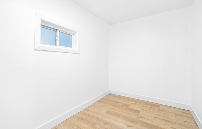 172 BEDFORD AVE
