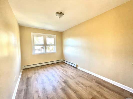 3 beds, 1 bath, $2,700, Unit 3