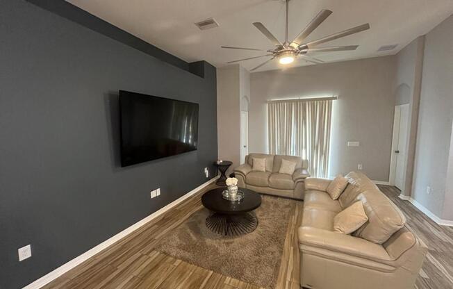 4 beds, 2 baths, 1,930 sqft, $2,500