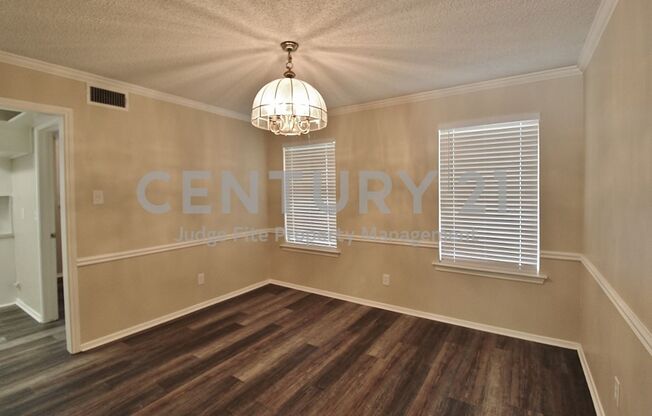Charming 2-Story 3/2.5 in Grand Prairie For Rent!