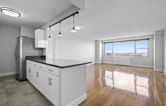 2 beds, 2 baths, 1,120 sqft, $5,500, Unit 24P