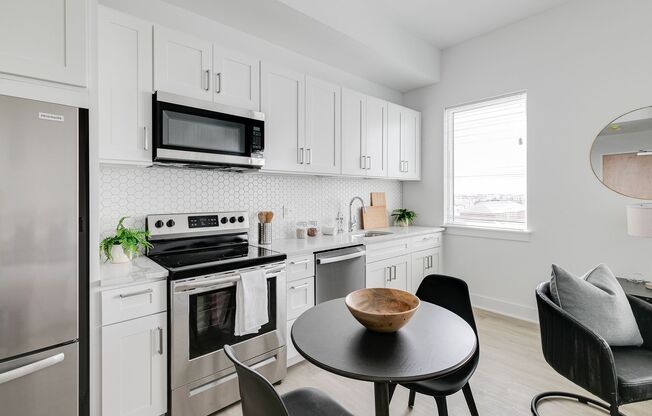 Studio, 1 bath, 357 sqft, $1,215, Unit 207