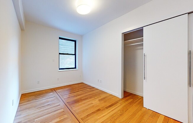 3 beds, 1 bath, $4,000, Unit 1L